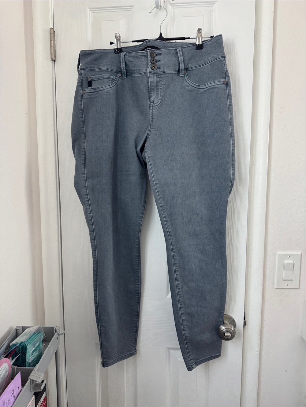 Women's Grey Jeans- ankle length